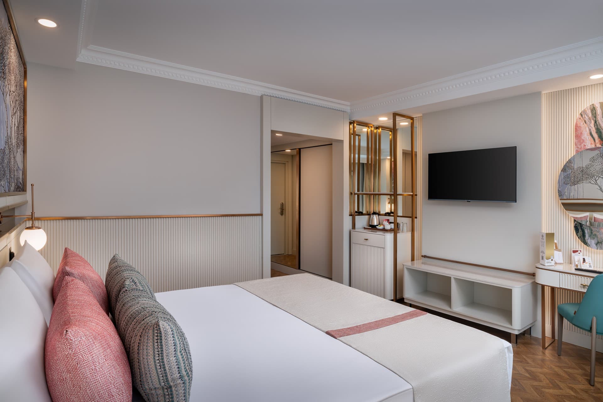 Standard Accessible Room at Delphin Palace — view 3
