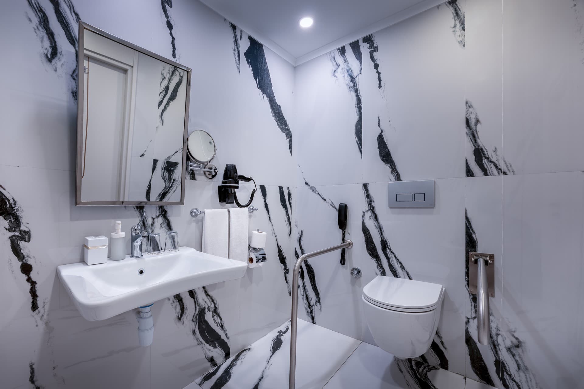Standard Accessible Room at Delphin Palace — view 5