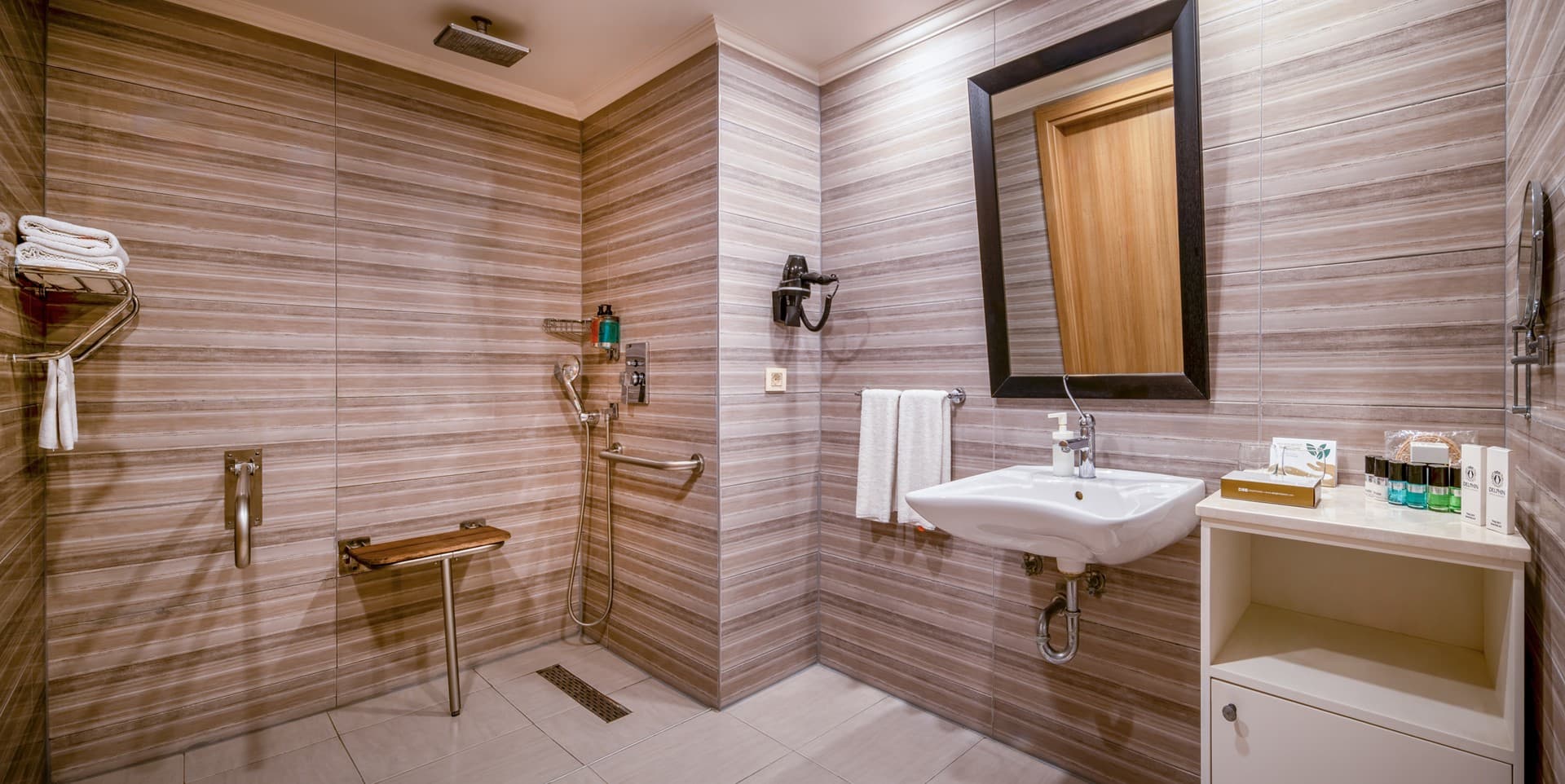 Superior Accessible Room at Delphin Imperial — view 4