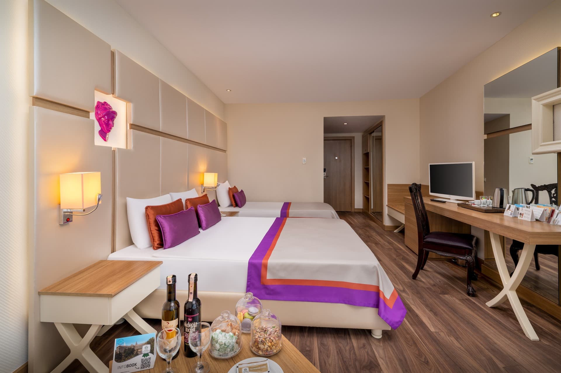 Standard Room, Side Sea View at Botanik Platinum — view 2