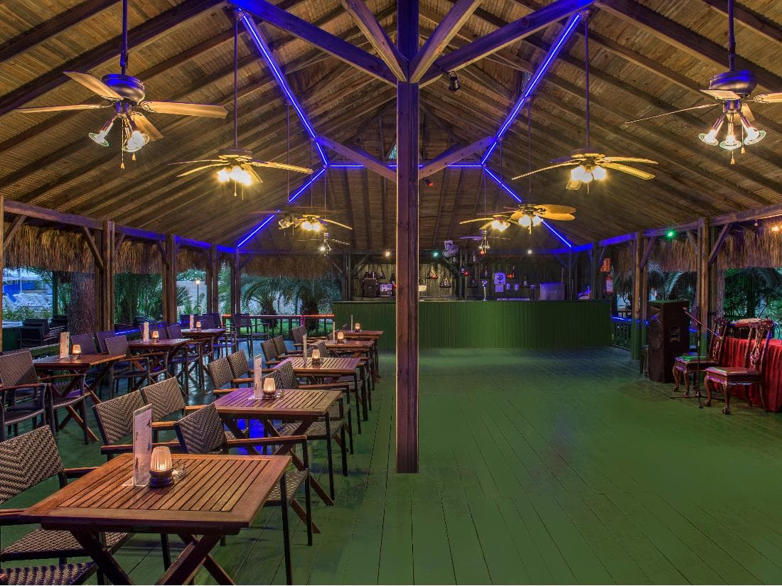 Secret Garden Bar at Botanik Hotel & Resort