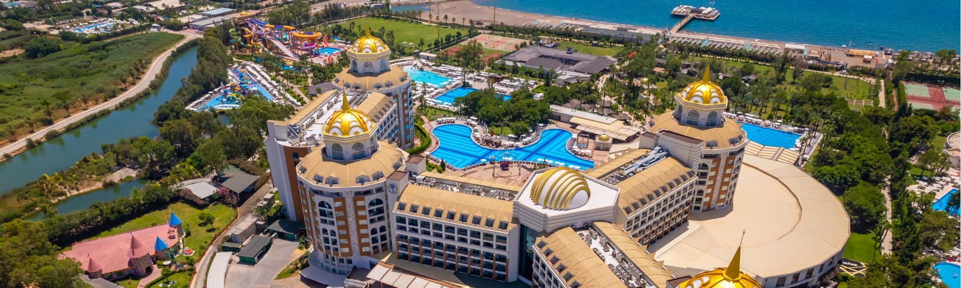 Delphin Be Grand Resort grounds