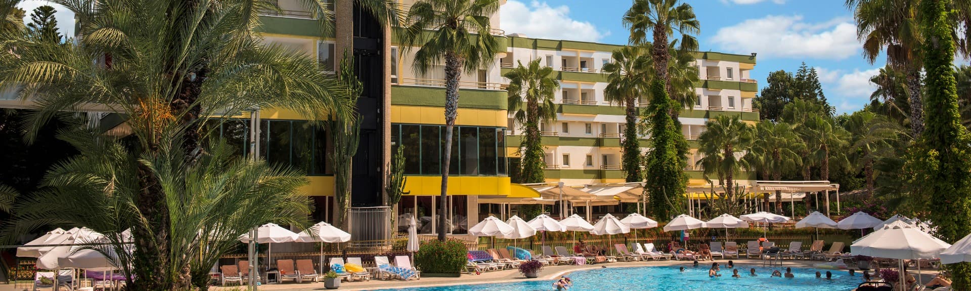 Botanik Hotel & Resort grounds