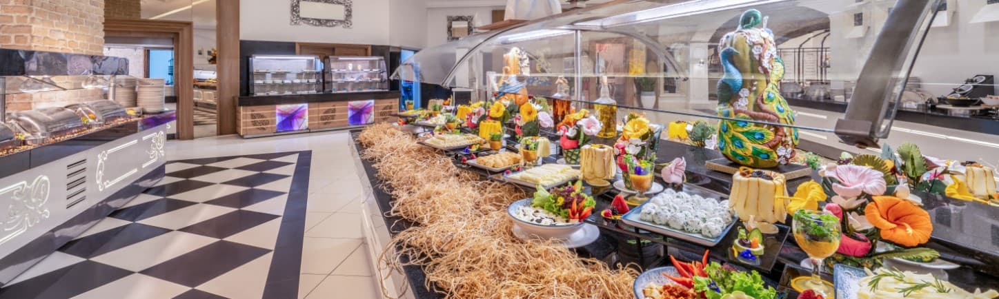 Dining at Delphin Imperial