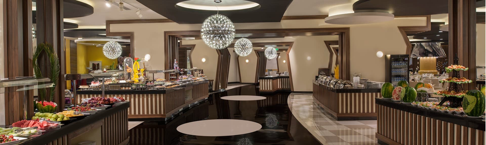 Dining at Botanik Platinum