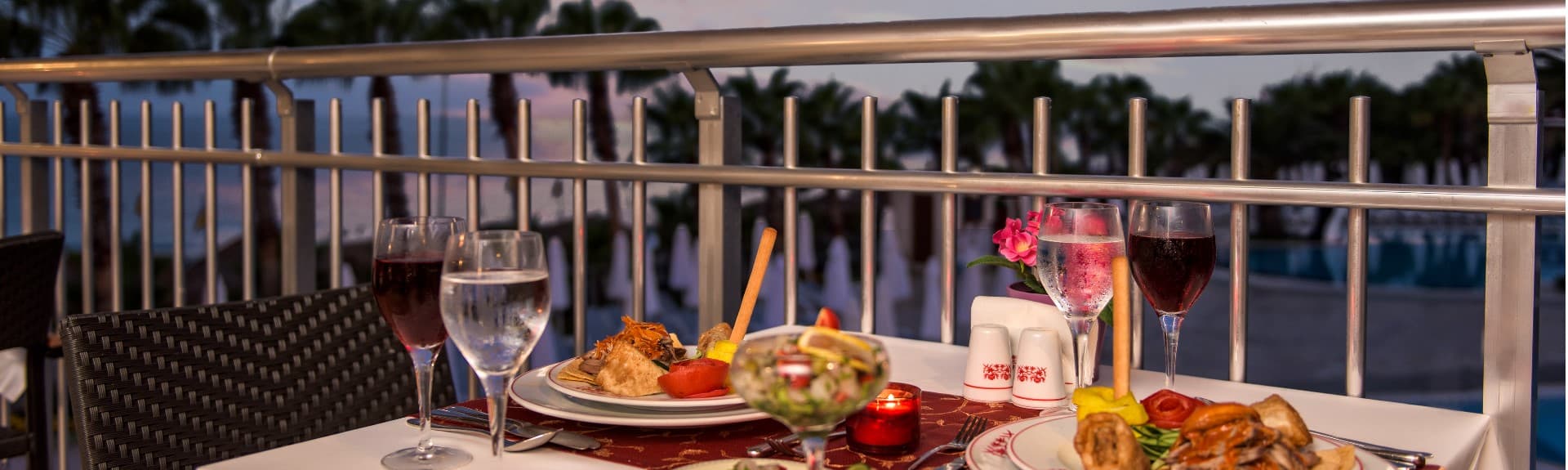 Dining at Botanik Hotel & Resort
