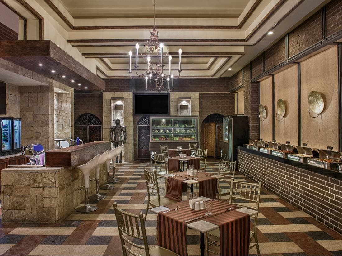Sport & Snack Bar at Delphin Diva